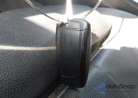 2016 BMW 320I xDrive z USA, uszkodzony, nr VIN WBA8A3C57GK690219